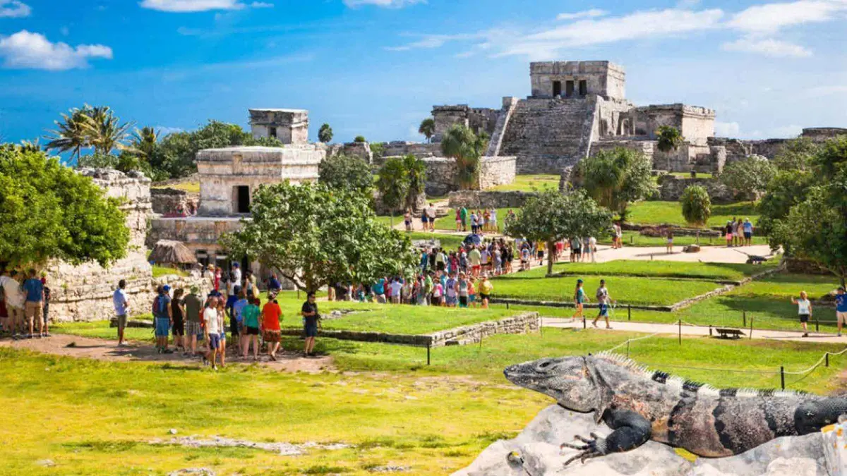 El Castillo above the cliff on a private guided Tulum ruins tour, Tulum Mexico